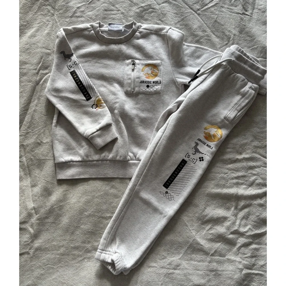 Boys Jurassic World Pullover Sweat Shirt and‎ Pant Set Size 5/6